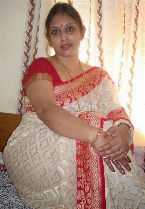 Kerala mallu Aunty hottest fucking with village bf